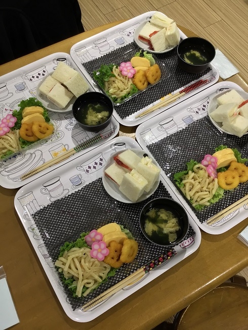 お花見弁当1.JPG